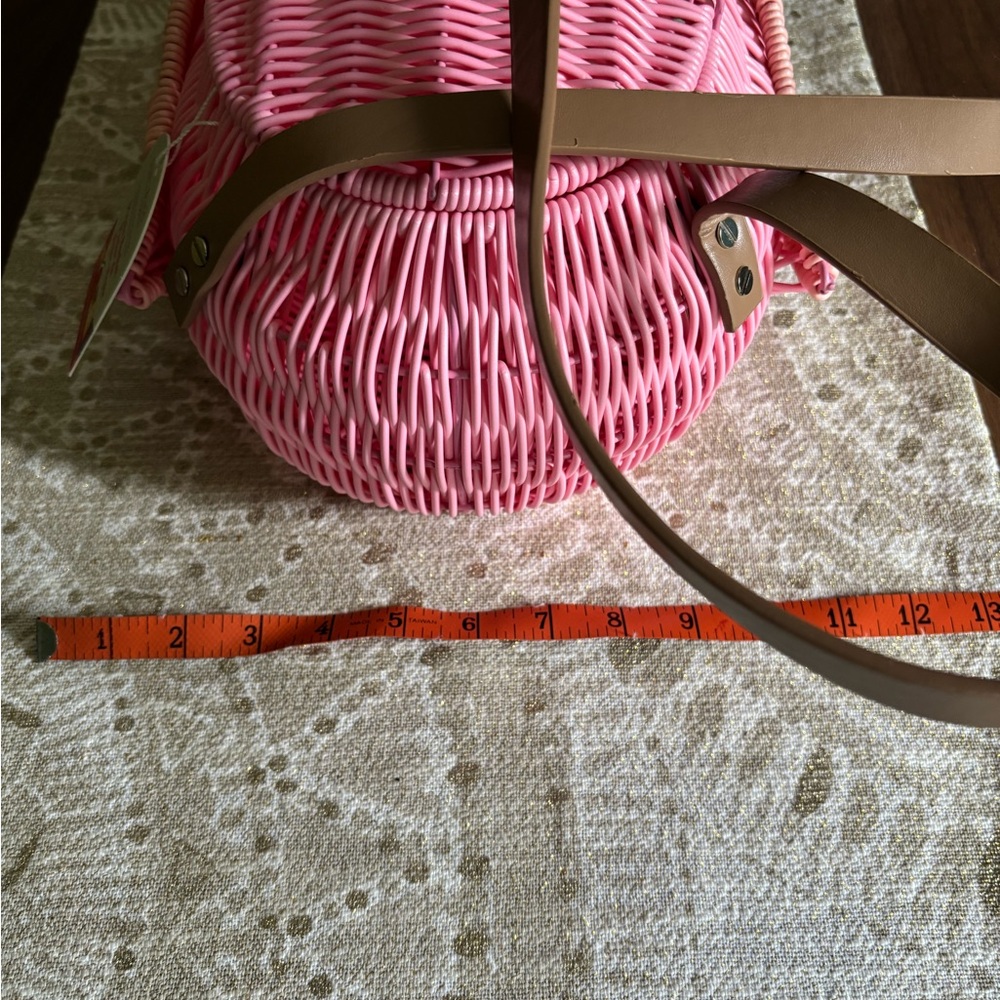 Resin wicker Purse/Picnic Basket - Picture 4 of 15